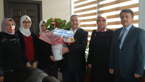 Mehmet Akif Ersoy Kız Anadolu İmam Hatip Lisesinden Teşekkür Ziyareti