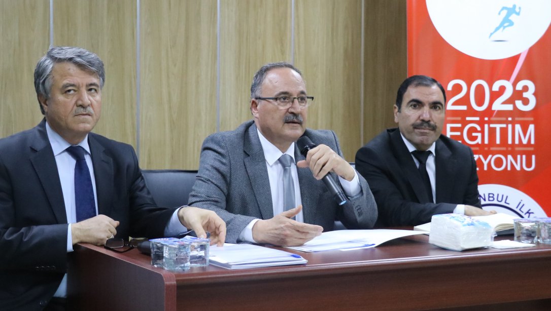 Milli Eğitim Müdürü Ahmet Alagöz, Borsa İlkokulunda Temel Eğitimi Okul Müdürleriyle  Düzenlenen Toplantıya Katıldı. 