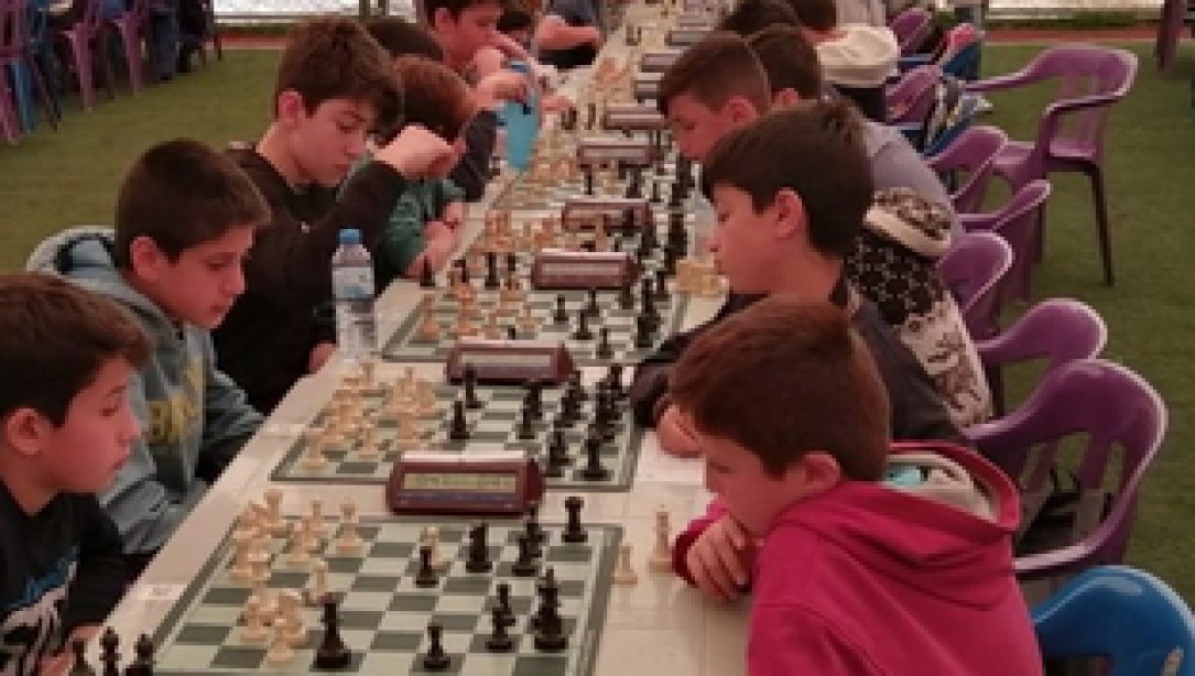 Zeka Küpü Projesi kapsamında satranç turnuvası düzenlendi. 