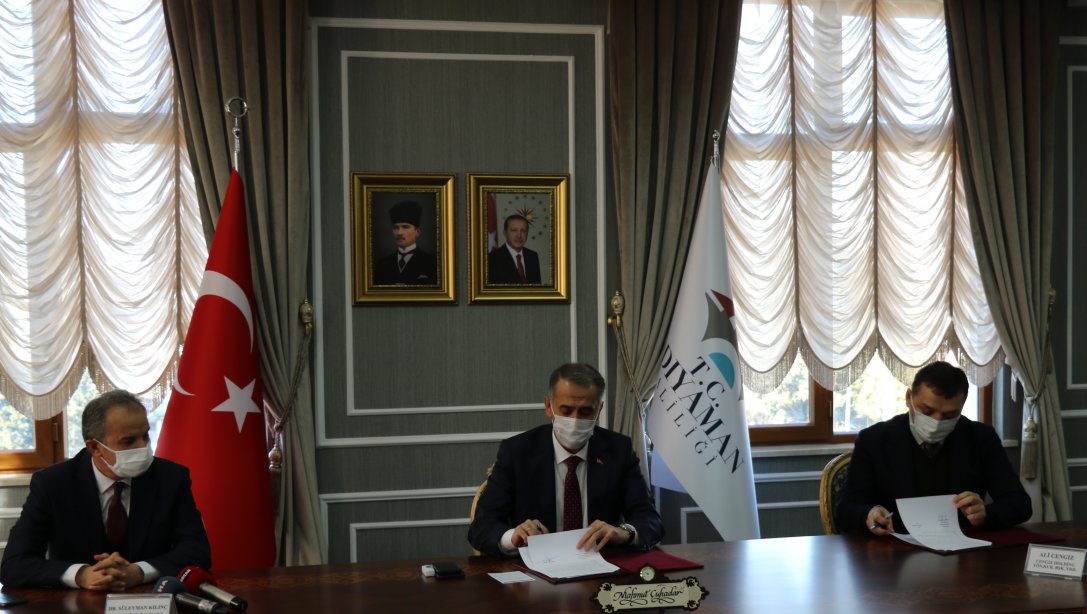 Cengiz Holding'le İlimiz Merkez Mehmet Akif Mahallesine 24 Derslikli Okul Yapılması İçin Protokol İmzalandı.