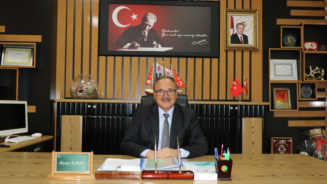 İl Milli Eğitim Müdürü Ahmet Alagöz, 26-27 Haziran 2021 tarihlerinde yapılacak olan YKS'ye katılacak tüm öğrencilere başarılar diledi.