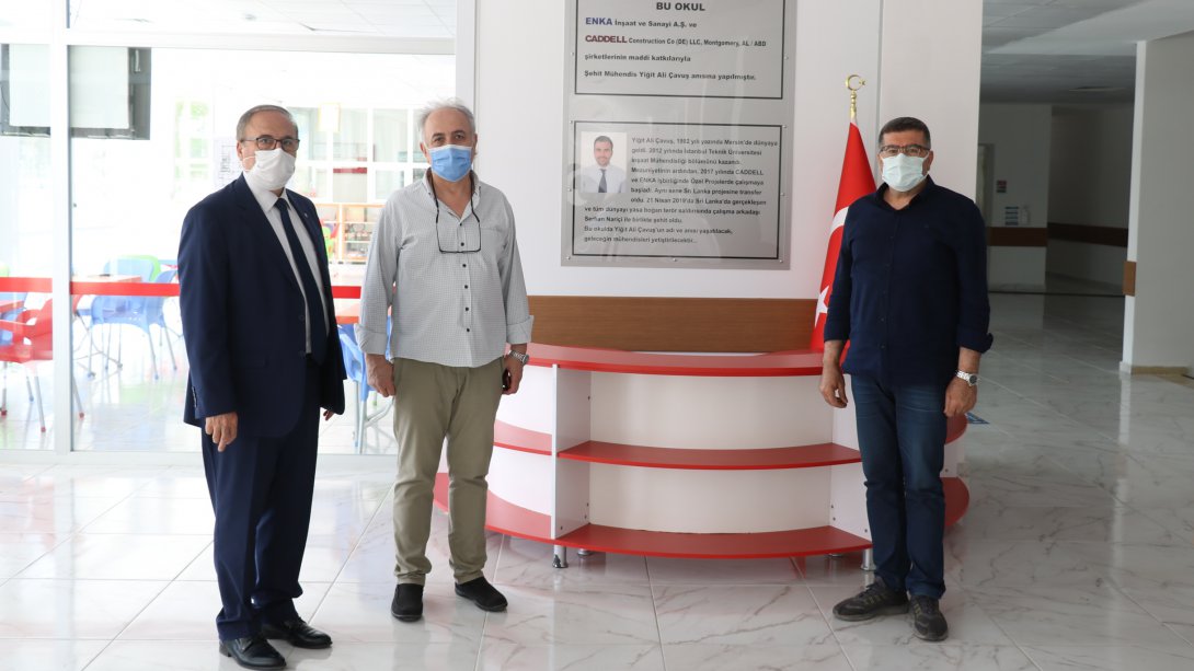 İl Milli Eğitim Müdürü Ahmet Alagöz, Şehit Mühendis Yiğit Ali Çavuş Anadolu Lisesini Şehidin Babası Mehmet Çavuş ile birlikte ziyaret etti.