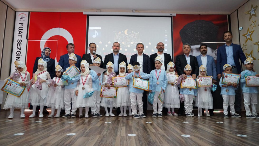İl Milli Eğitim Müdürümüz Sayın Ramazan Aşcı, Yuvam Anaokulu öğrencilerinin Kuran-i Kerim'e geçiş törenine katıldı.