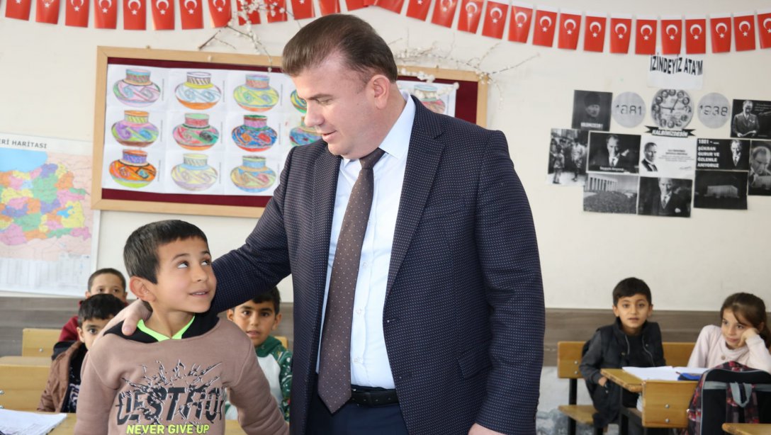 İl Milli Eğitim Müdürümüz Sayın Ramazan Aşcı'nın köy okullarına ziyaretleri devam ediyor