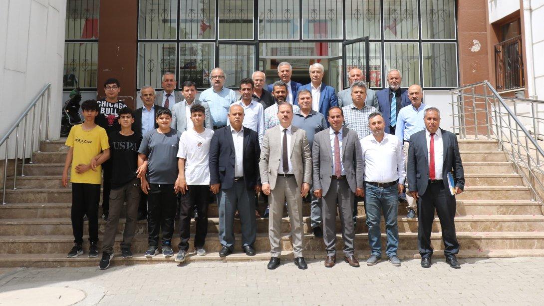 İl Milli Eğitim Müdürümüz Sayın Ali Tosun Başkanlığında Din Öğretimine Bağlı Okulların Müdürleriyle Toplantı Yapıldı
