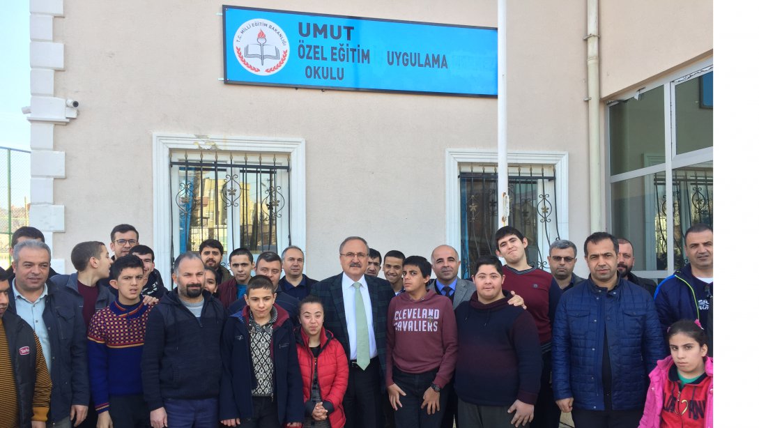Milli Eğitim Müdürü Ahmet Alagöz, Umut Özel Eğitim Uygulama Okulunu Ziyaret Etti