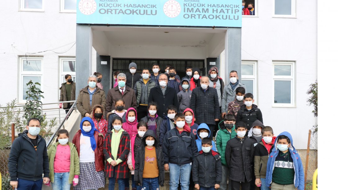 Milli Eğitim Müdürü Ahmet Alagöz yüz yüze eğitim incelemelerine devam ediyor.