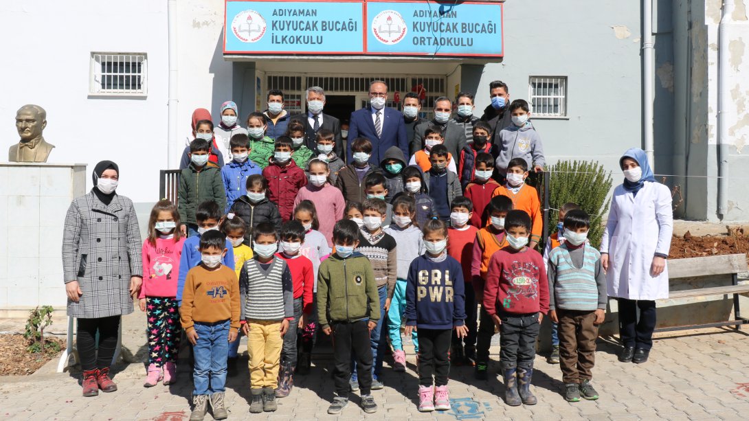 Milli Eğitim Müdürü Ahmet Alagöz'ün köy okullarına inceleme ziyaretleri devam ediyor.