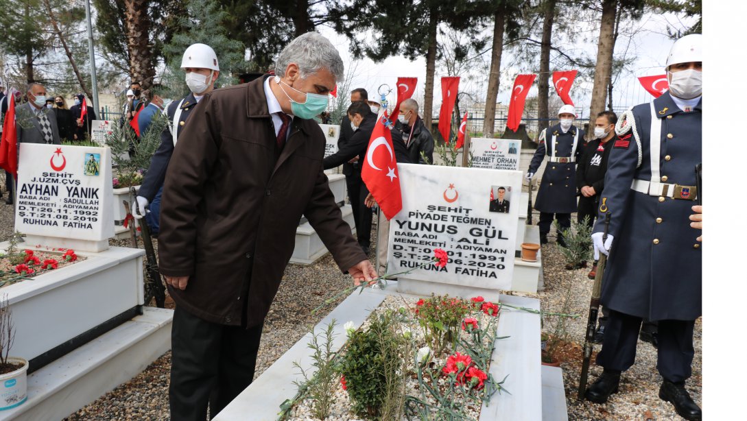 İl Milli Eğitim Müdür Vekili Kazım Çoban, 18 Mart Şehitleri Anma Günü ve Çanakkale Deniz Zaferinin 106. yıldönümü dolayısıyla Şehitlik Anıtında yapılan törene katıldı.