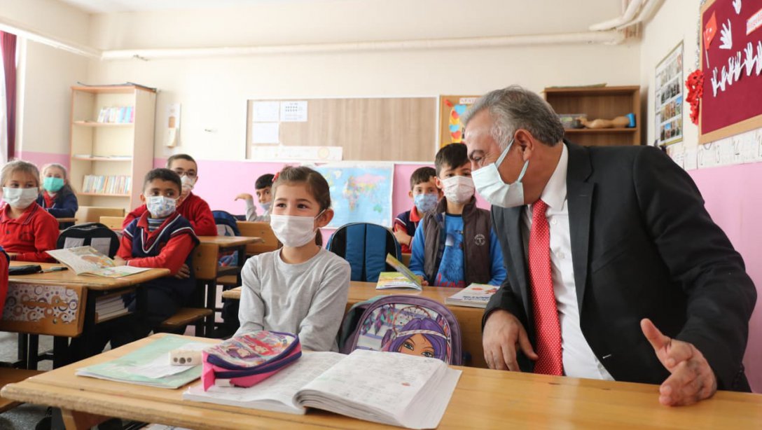 Milli Eğitim Müdürümüz Sayın Hakan Gönen'in köy okullarına ziyaretleri devam ediyor.