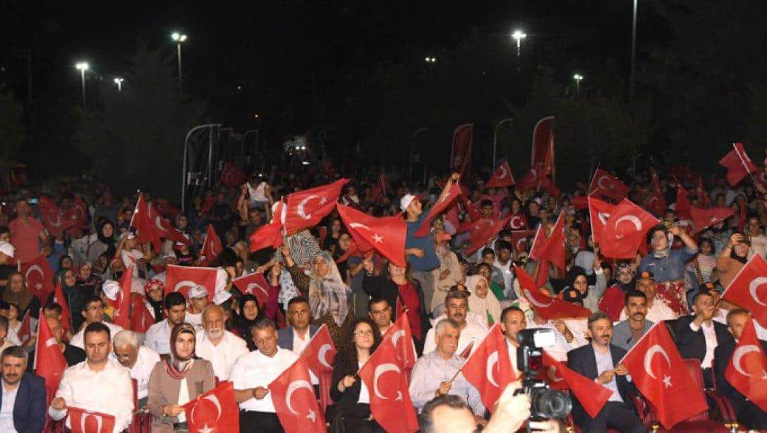 Türkiye'nin Şanlı Demokrasi Zaferi 6 Yaşında
