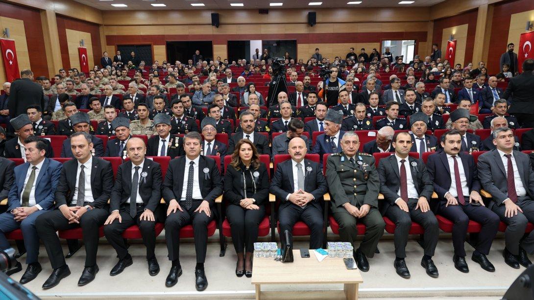 Başöğretmenimiz Gazi Mustafa Kemal ATATÜRK'ün Ebediyete İntikalinin 86. Yıl Dönümü Münasebetiyle, Adıyaman Valiliği Konferans Salonunda Anma Töreni Düzenlendi